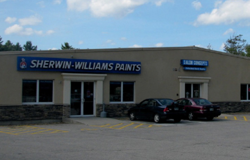 Beliveau-Robinson and Niles-Simmons of NAI Norwood Group sell 30,000 s/f Hooksett retail site